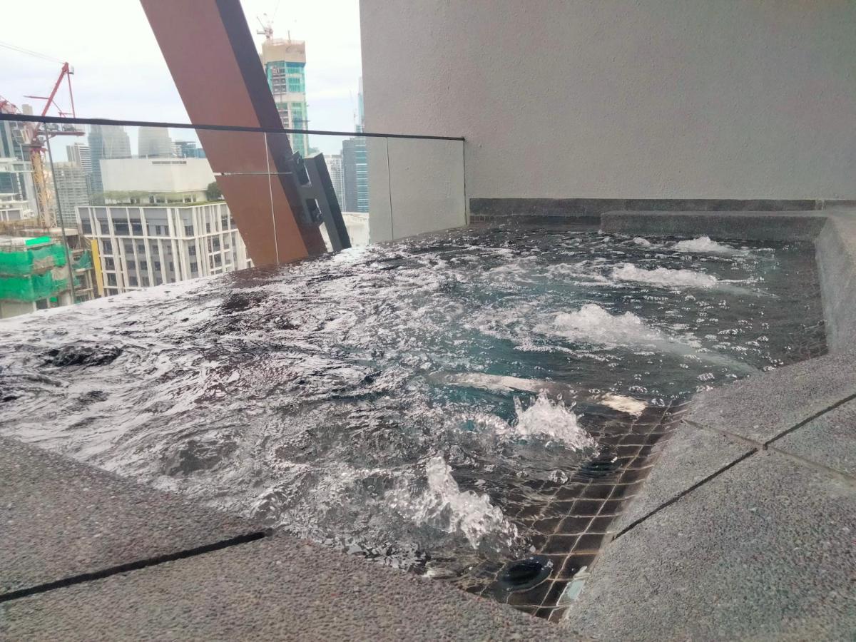 Scarletz Suites Klcc I Homebrickz Kuala Lumpur Zewnętrze zdjęcie