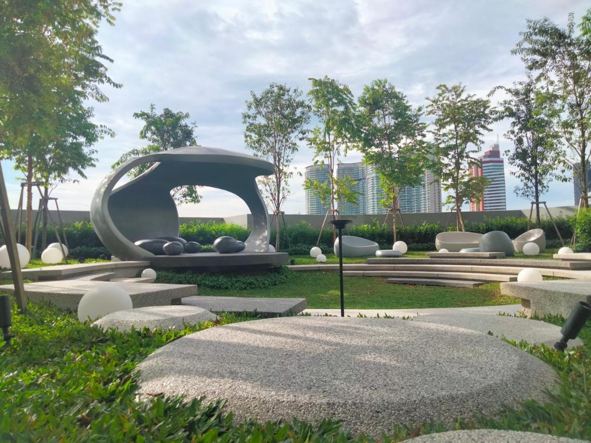 Scarletz Suites Klcc I Homebrickz Kuala Lumpur Zewnętrze zdjęcie